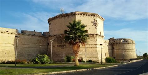 FORTE MICHELANGELO NEL PORTO STORICO DI CIVITAVECCHIA - (Roma) - Arte e ...