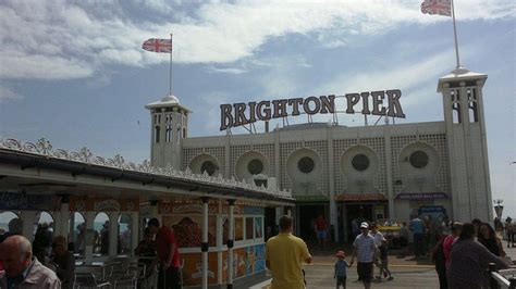 Palace to return to Brighton Pier name - BBC News