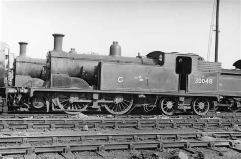 BRITISH RAILWAY B.R Photograph - Steam Loco 30048 At Eastleigh Circa 1955 £2.25 - PicClick UK