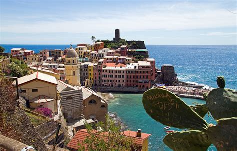 Cinque Terre hiking trails going from disaster to recovery