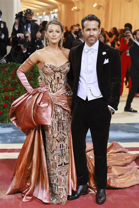 Blake Lively & Ryan Reynolds At The Met Gala 2022: Photo