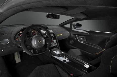 Inside of black Lamborghini | Lamborghini gallardo, Lamborghini ...