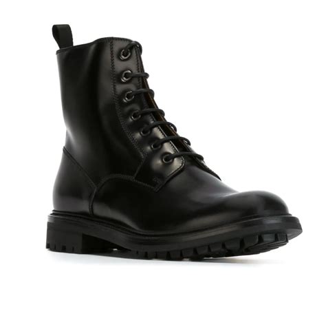 15 STYLISH 90’s INSPIRED ARMY BOOTS TO WEAR THIS FALL | Julia von Boehm