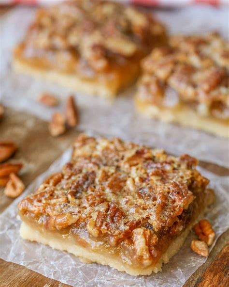 Easy Pecan Pie Bars {Perfect for the Holidays} | Lil' Luna