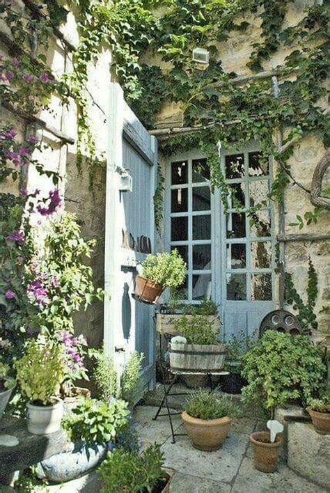 Small courtyard garden with seating area design and layout 2 | French ...