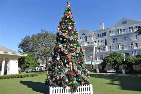 Our Top 5 Disney World Resort Christmas Decorations