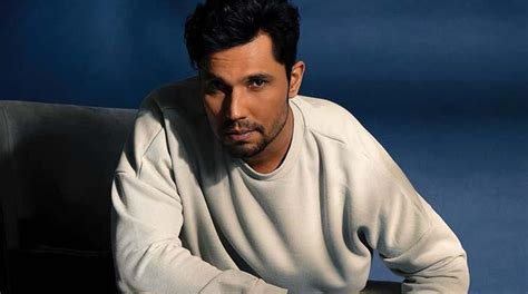 Randeep Hooda reveals the reason of not being 'social'