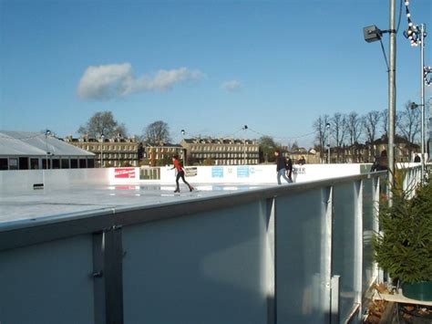 Cambridge on Ice skating rink 2009 © Jo Edkins :: Geograph Britain and Ireland