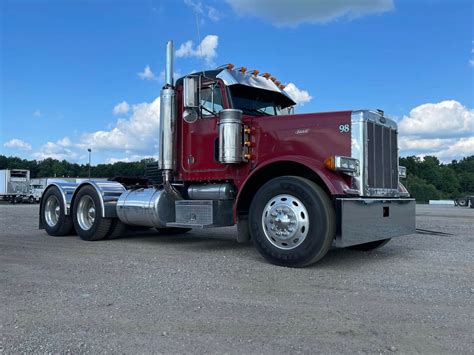 Peterbilt 379 chrome 20" boxed end bumper with standard tow & mounting — Empire Chrome