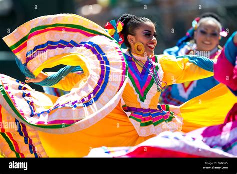 A group of Mexican folk dancers performs a traditional dance Stock Photo - Alamy