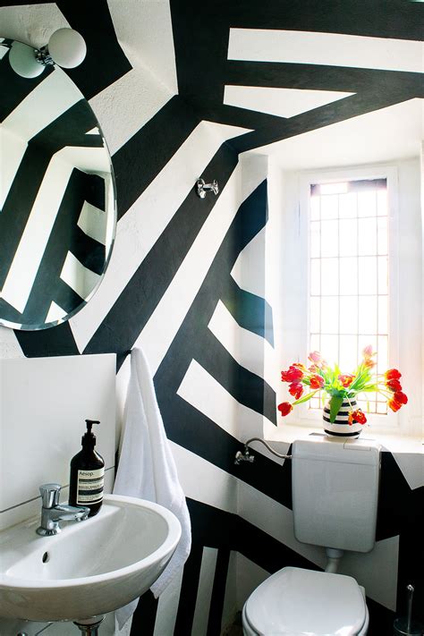 DIY Geometric Painted Wall - Little House On The Corner