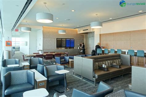 Lounge Review: Delta Sky Club – JFK T4 gate B31 – LoungeReview.com