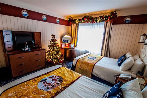 Has anyone stayed at newport bay and had a christmas room? I've booked one and can not wait to ...