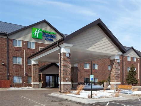 Woodbury, MN Hotels | Holiday Inn Express & Suites Minneapolis SW - Shakopee