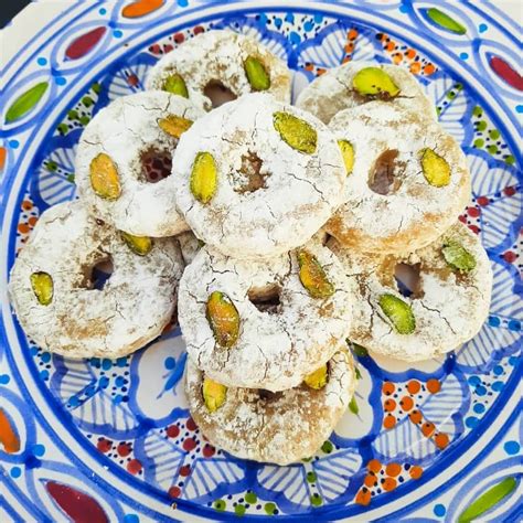 10 Popular Tunisian Desserts and Sweets - Chef's Pencil