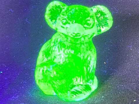 GREEN VASELINE GLASS Hazel Koala Bear animal uranium paperweight glow ...