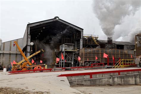 Cora Texas sugar mill turns cane into raw sugar 24 hours a day, about 100 days eve - American ...