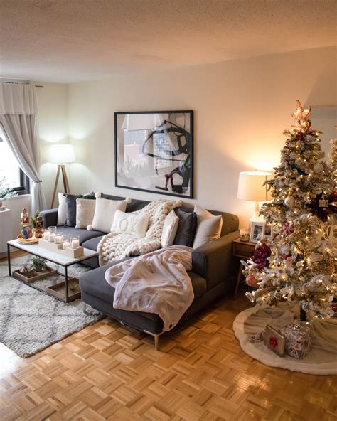 New York City Apartment Holiday Decorations | Katie's Bliss