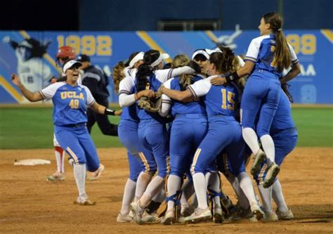 UCLA softball rallies past Arizona to advance to Women’s College World ...