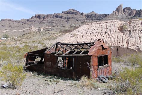 disPLAY.: Oatman, Arizona