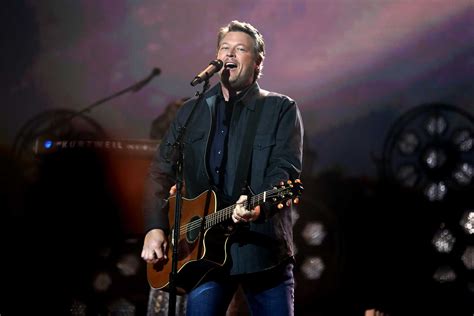 Listen to Blake Shelton's Christmas Album and Holiday Songs | NBC Insider