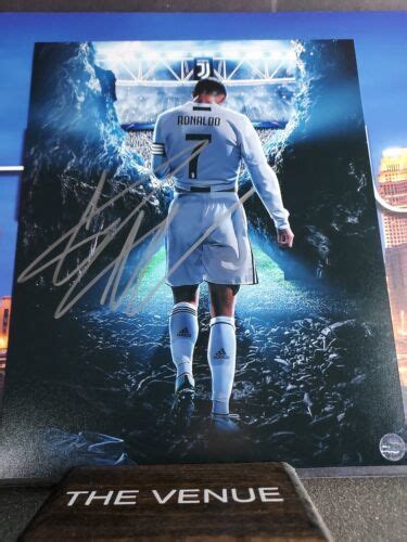 Cristiano Ronaldo (Soccer Star) signed Autographed 8x10 photo - AUTO w ...