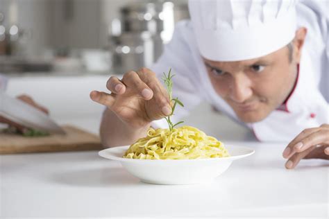 THIS IS WHY YOU SHOULD ALWAYS BUY EXPENSIVE PASTA, ACCORDING TO AN ITALIAN CHEF