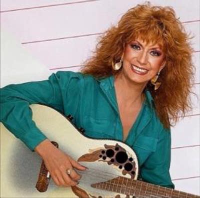 Dottie West Biography and CDs/Albums for sale