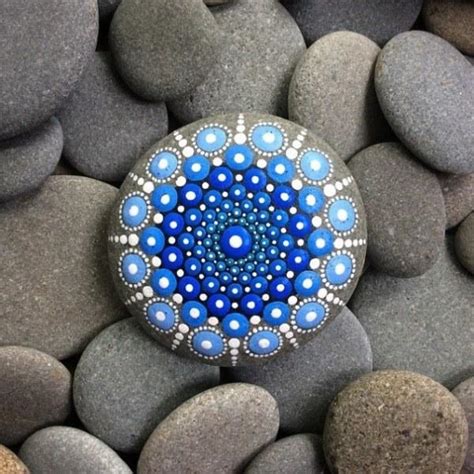 Intricate Art of Mandala Stones, Colorful Rockpainting Ideas