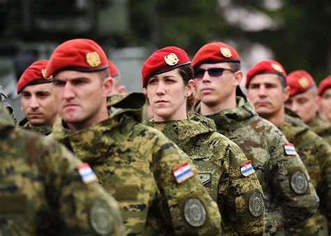 PHOTOS: Croatian Army “Spiders” awarded berets | Croatia Week