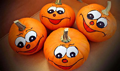 50 Easy & Scary Pumpkin Painting Ideas: No Carve Pumpkin Decor