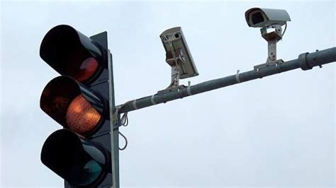 Traffic light-mounted camera expansion in Detroit spurs privacy concerns