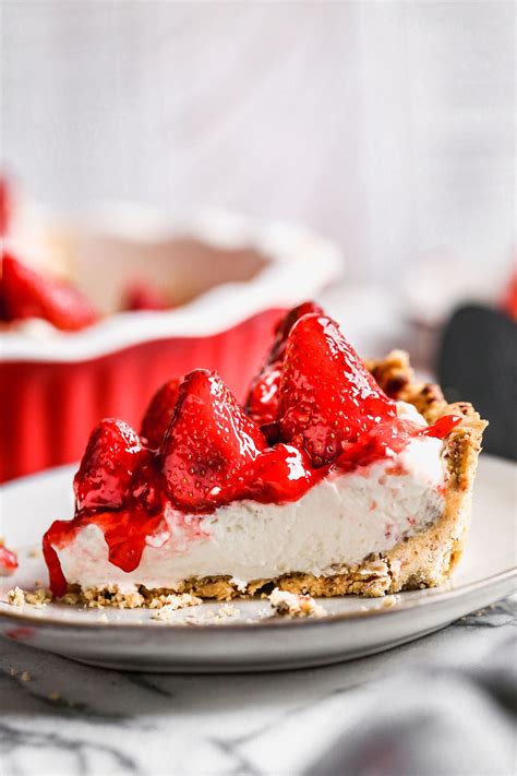 Strawberry Cream Pie – WellPlated.com