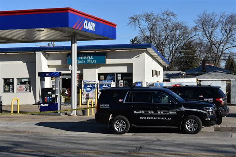 Brookfield gas stations hit by ATM burglary crew - Riverside-Brookfield Landmark