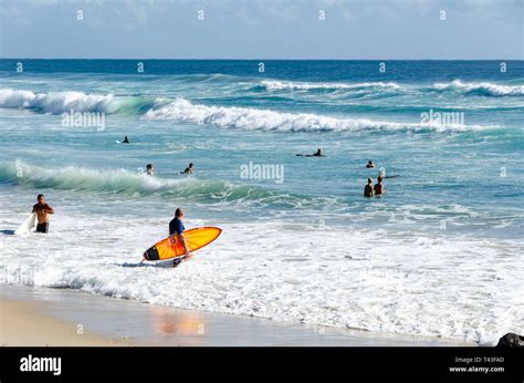 Burleigh heads surf hi-res stock photography and images - Alamy