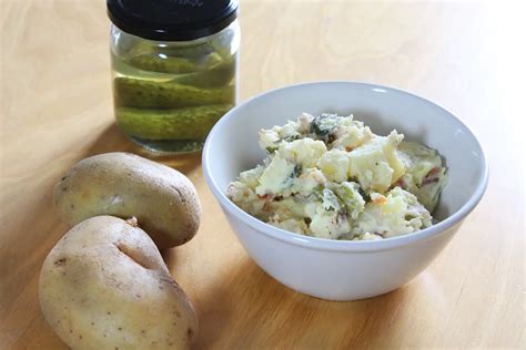 Potato salad with pickles, a German recipe - HORNO MX