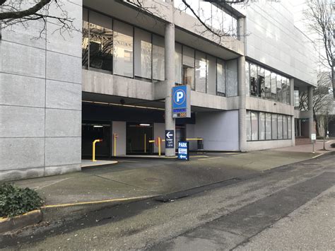 Downtown Portland Parking Garages & Lots - World Trade Center Parking ...