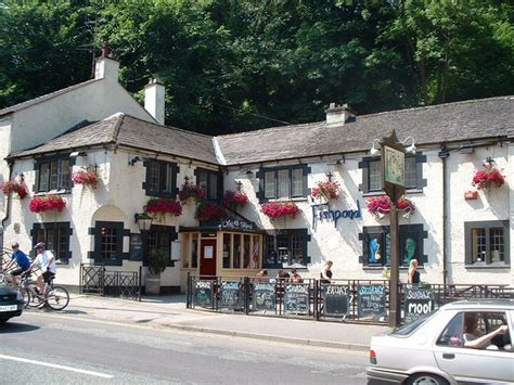 The Fishpond, Matlock Bath © JThomas :: Geograph Britain and Ireland