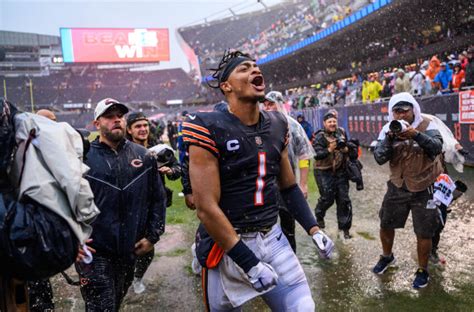 Chicago Bears QB Justin Fields shows off development in Week 1