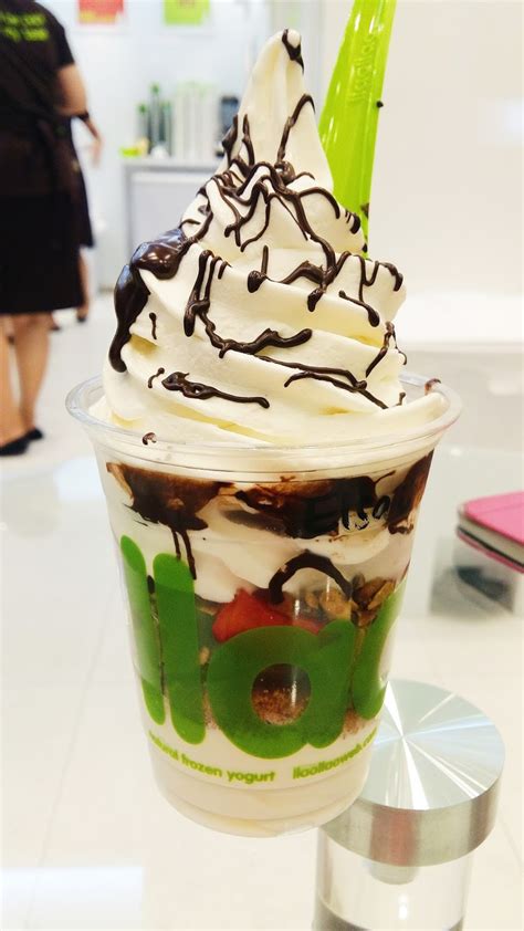 Elsa's World: LLAO LLAO FROZEN YOGURT CENTRAL PARK JAKARTA