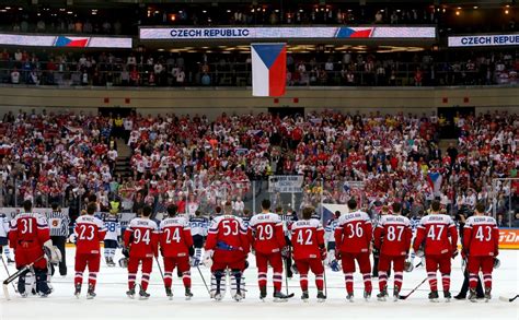 Hosts Czech Republic beat Finland to set up semi-final against Canada at Ice Hockey World ...