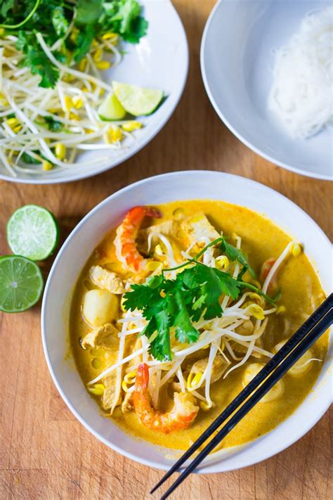 Laksa Soup - A Malaysian Coconut Curry Soup