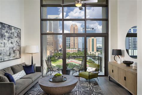 High-Rise Apartments in Houston | Availability | Camden Downtown