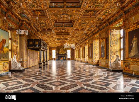 Interior of Grand Knight Hall Frederiksborg Castle Stock Photo - Alamy