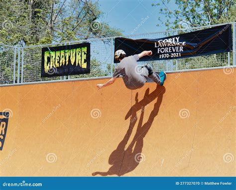 Frontside Kickturn Just Below Coping Editorial Image - Image of professional, dedication: 277327070