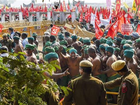 Farmer's Protest Live Updates: Thousands of Angry Farmers March towards Delhi despite all ...