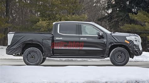 GMC Yukon spied with ZR2-style off-road modifications - Autoblog