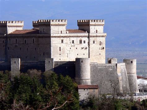 Castello di Celano , Italy province of L'Aquila Abruzzo Beautiful Park ...