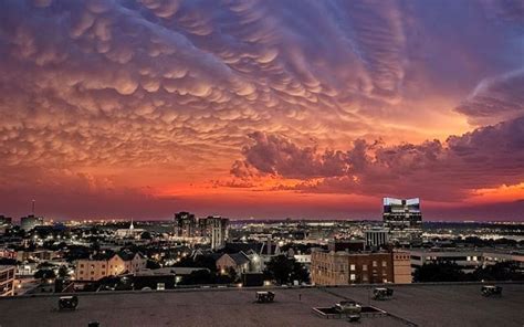 Fascinating Cloud Formations: Incredible Mammatus Clouds