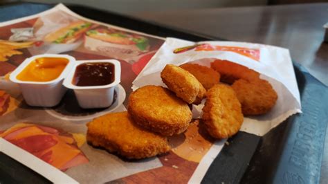 We Tried Burger King's New Plant-Based Chicken Nuggets. Here's How It Went